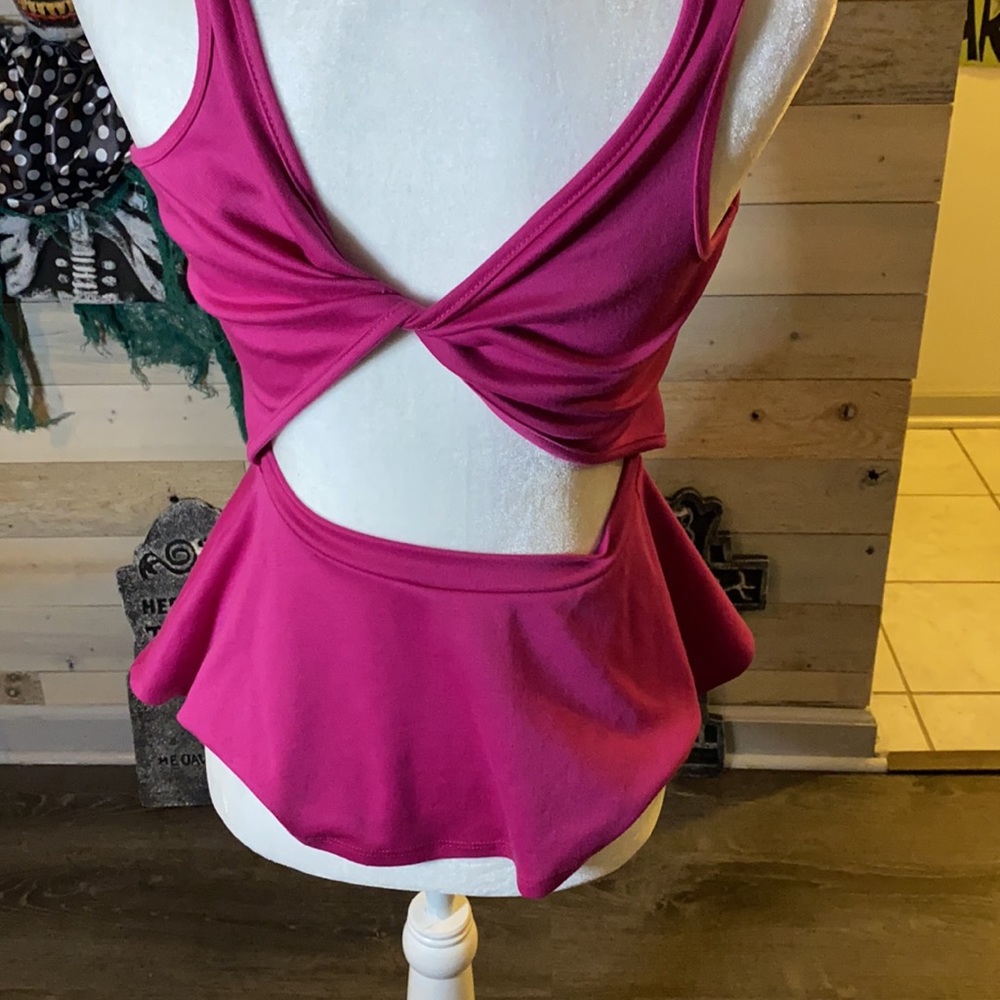 Pink open back top💕 - Picture 7 of 7